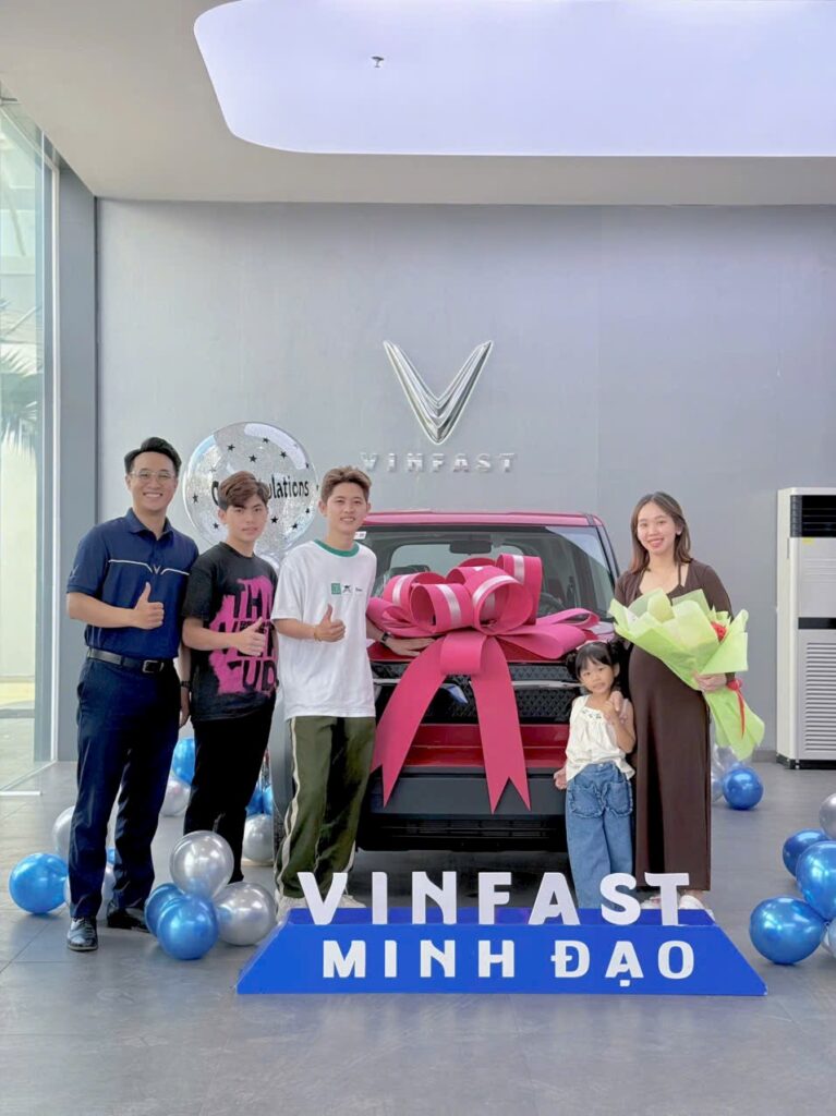 TRANG CHỦ giao-xe-vf-thach28