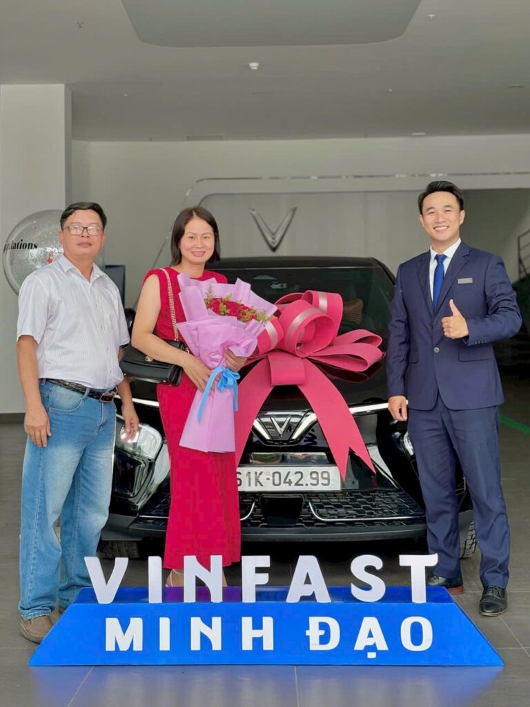 TRANG CHỦ giao-xe-vf-thach31