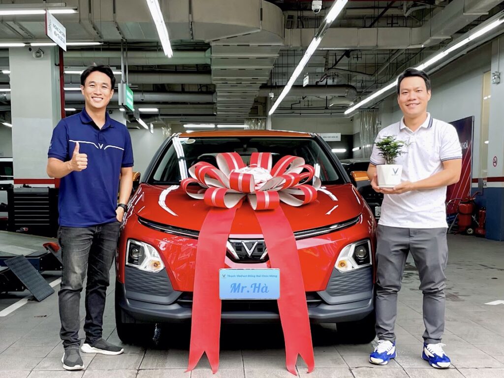 TRANG CHỦ giao-xe-vf-thach48