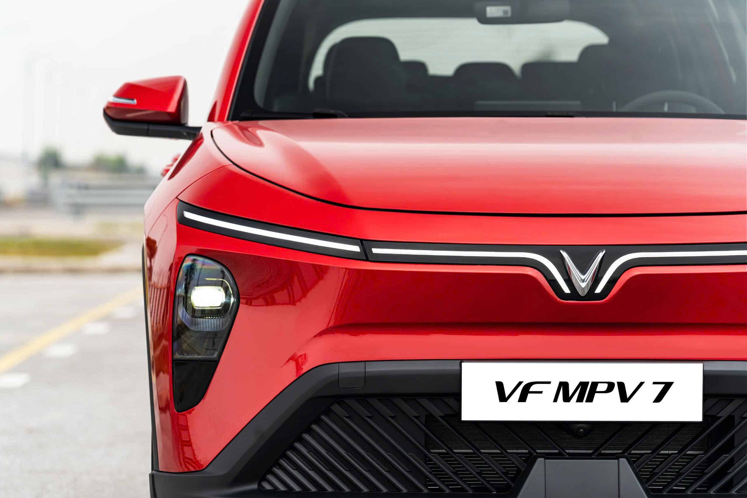 VF MPV 7 giá tốt