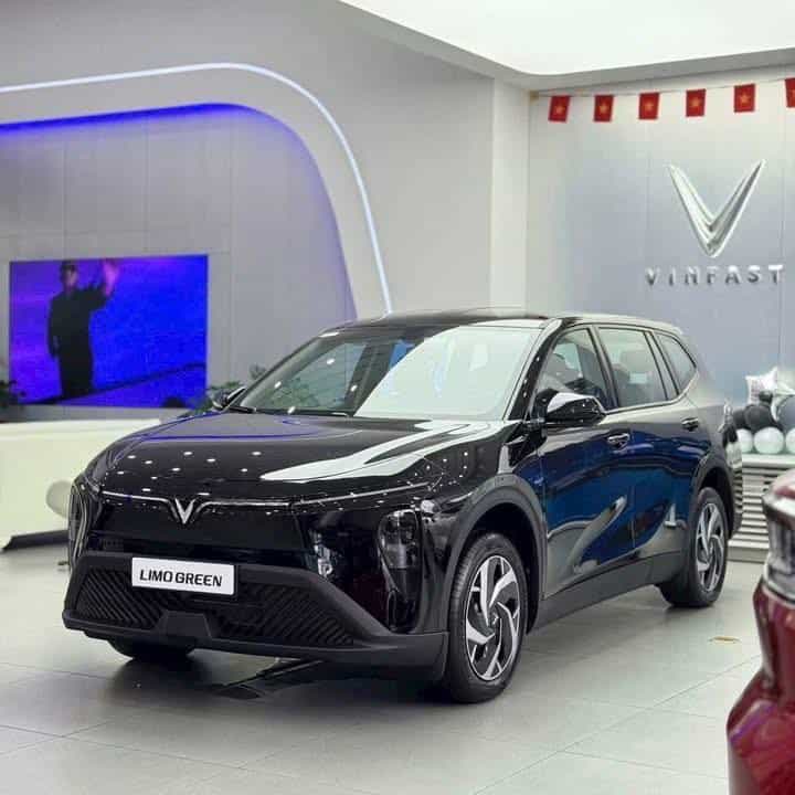 VF MPV 7 giá tốt