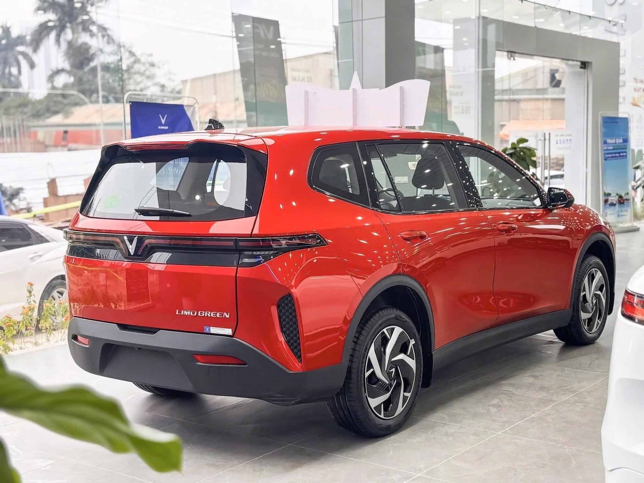VinFast Limo Green giá tốt